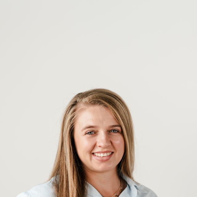 Evelina, rekruter bij Jobxion in Radom, achter haar bureau